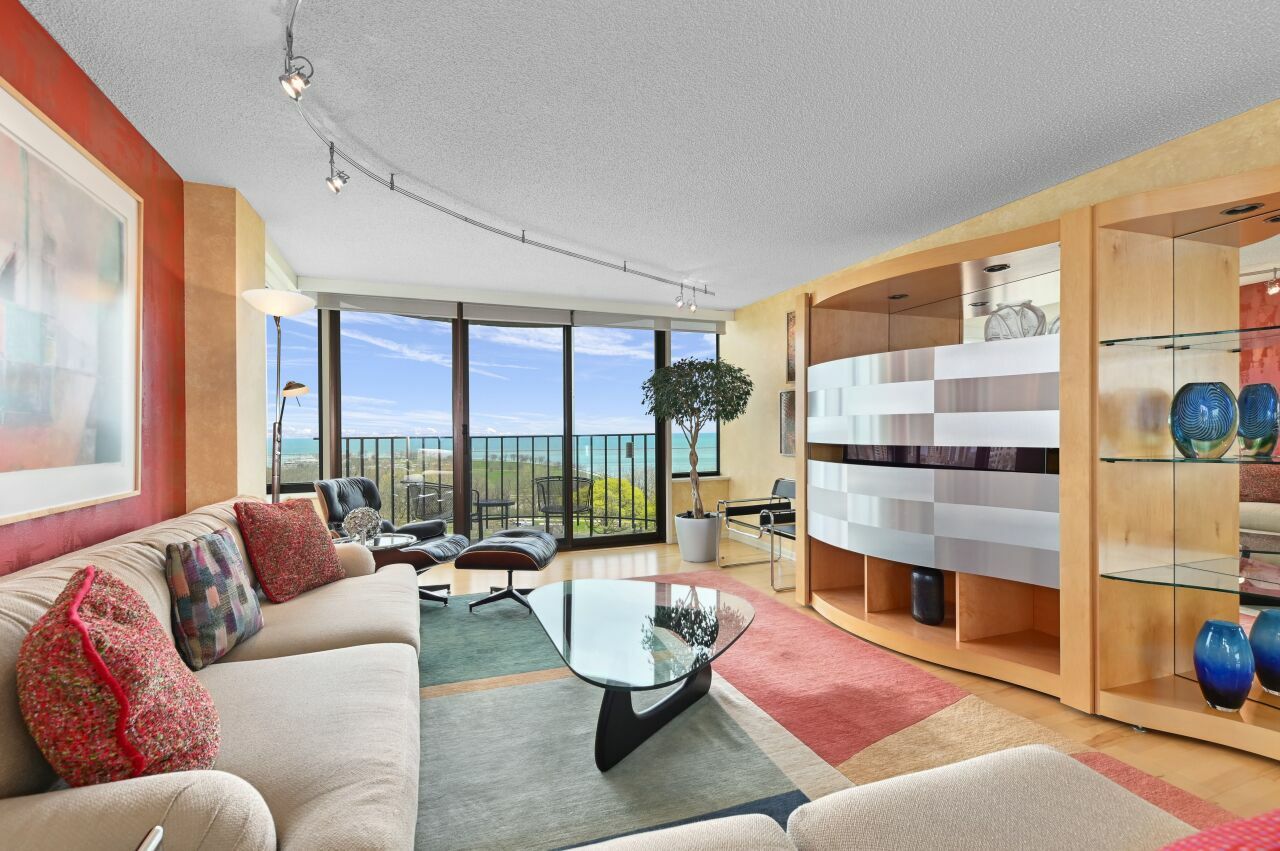 Property Photo: 929 N Astor St 908 WI 53202