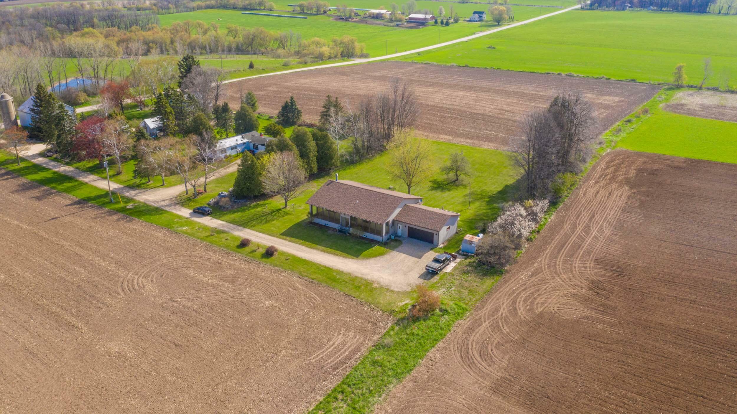 Property Photo: 5667 Hillcrest Dr WI 53002