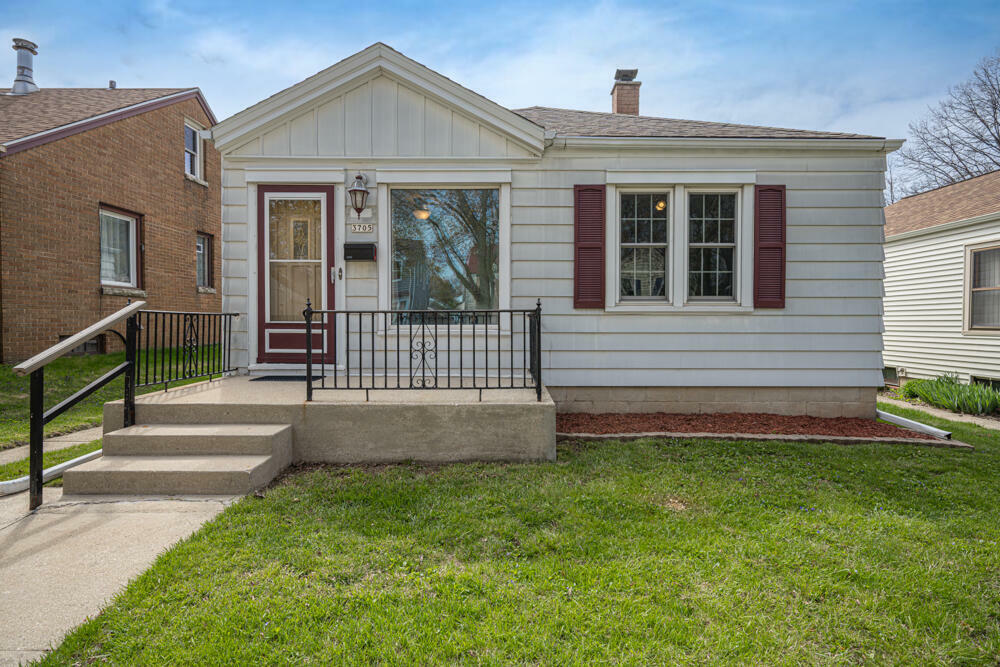 3705 S Lenox St  Milwaukee WI 53207 photo