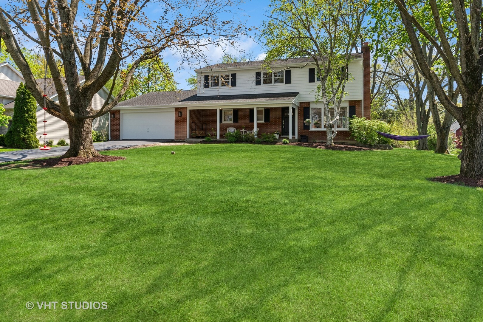 Property Photo: 27W733 Greenview Avenue IL 60555