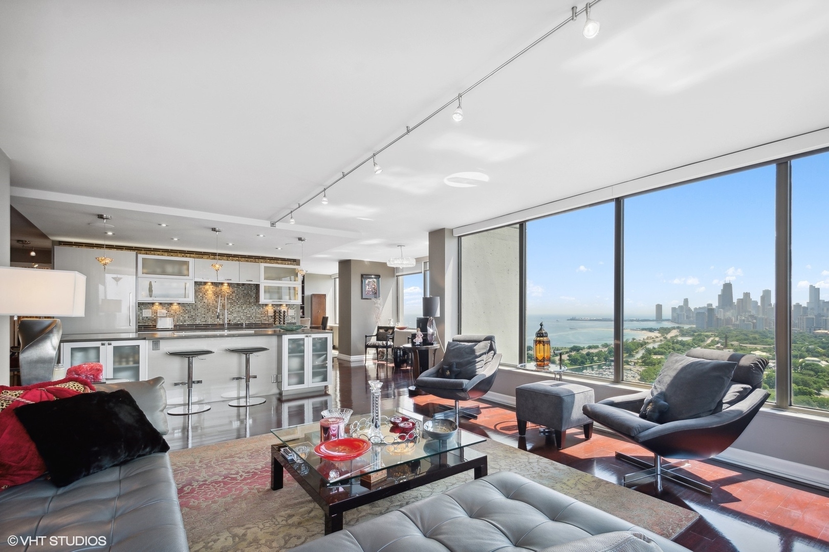 Property Photo: 2800 N Lake Shore Drive 3814-3816 IL 60657