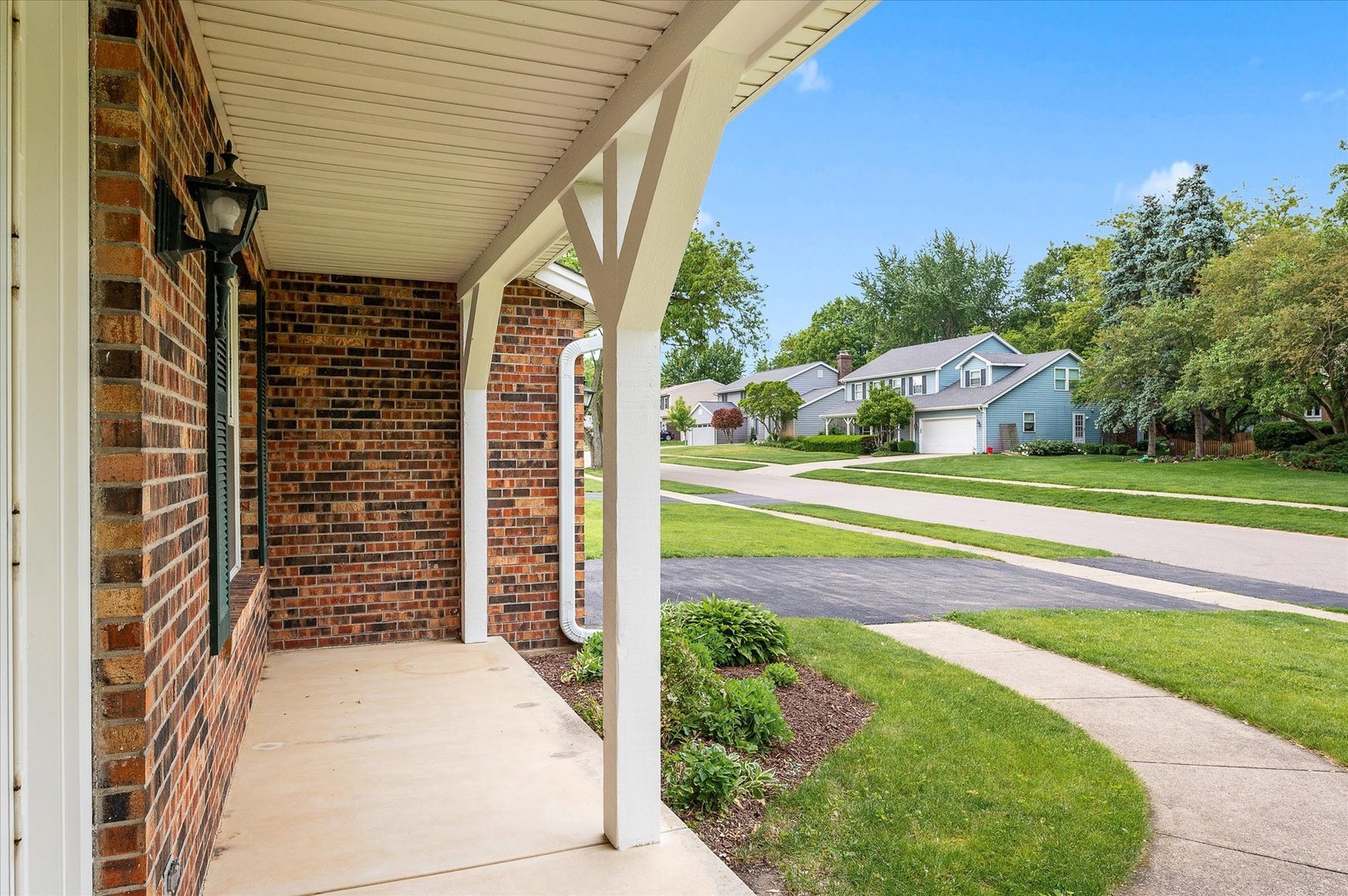 Property Photo: 22 Cedar Gate Circle IL 60554