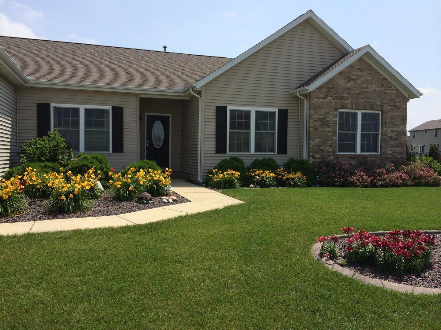 Property Photo: 1808 S Orchard Drive IL 61853
