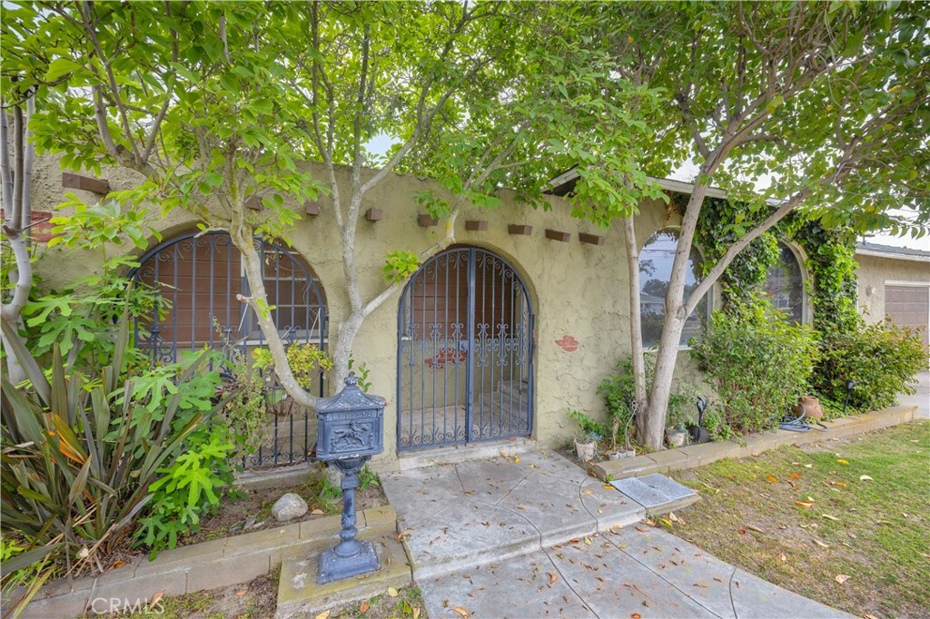 Property Photo:  4662 Howard Avenue  CA 90720 