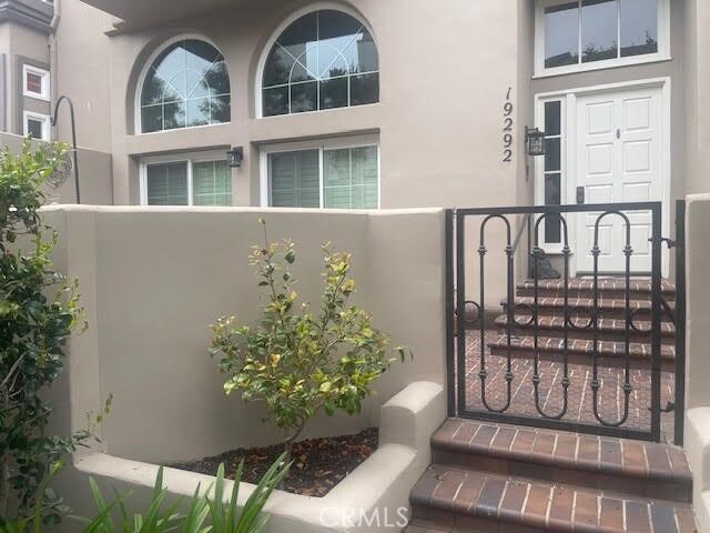 Property Photo:  19292 Archfield Lane  CA 92648 