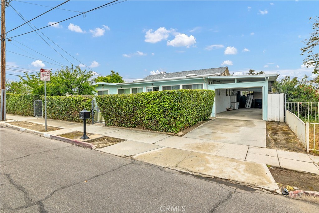 Property Photo: 264 E 2nd Street CA 92583