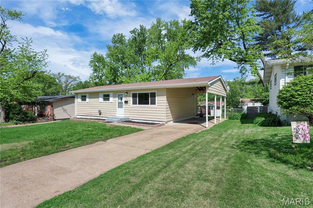Property Photo: 1065 Hadwin Drive MO 63033