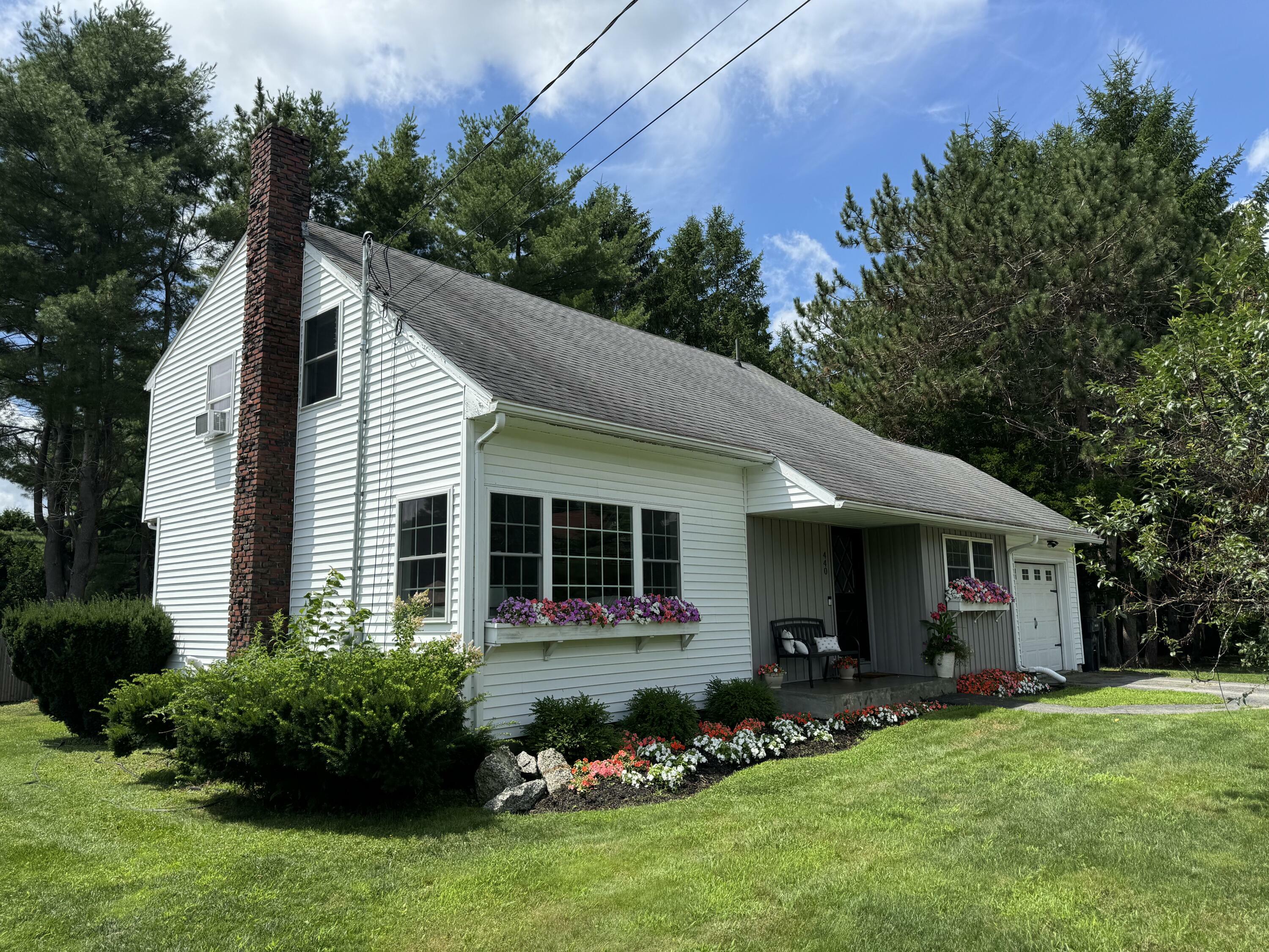 Property Photo: 440 Kenduskeag Avenue ME 04401
