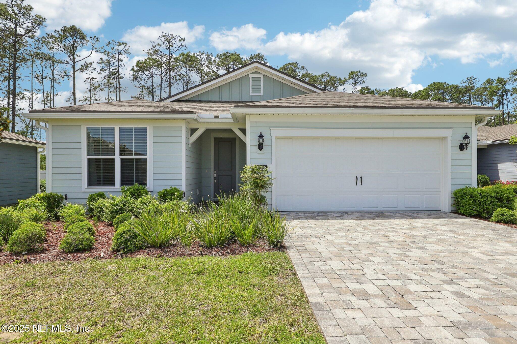 Property Photo: 10982 Town View Drive FL 32256