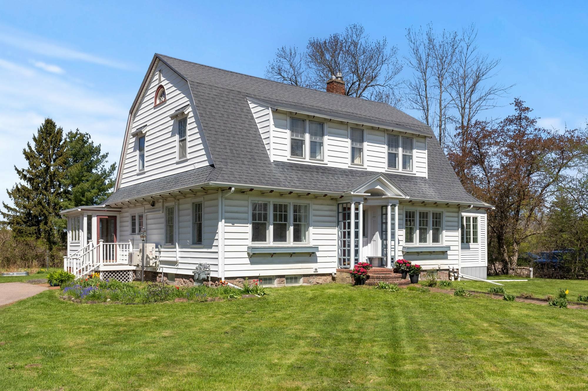 Property Photo: 5166 Shelburne Road VT 05482