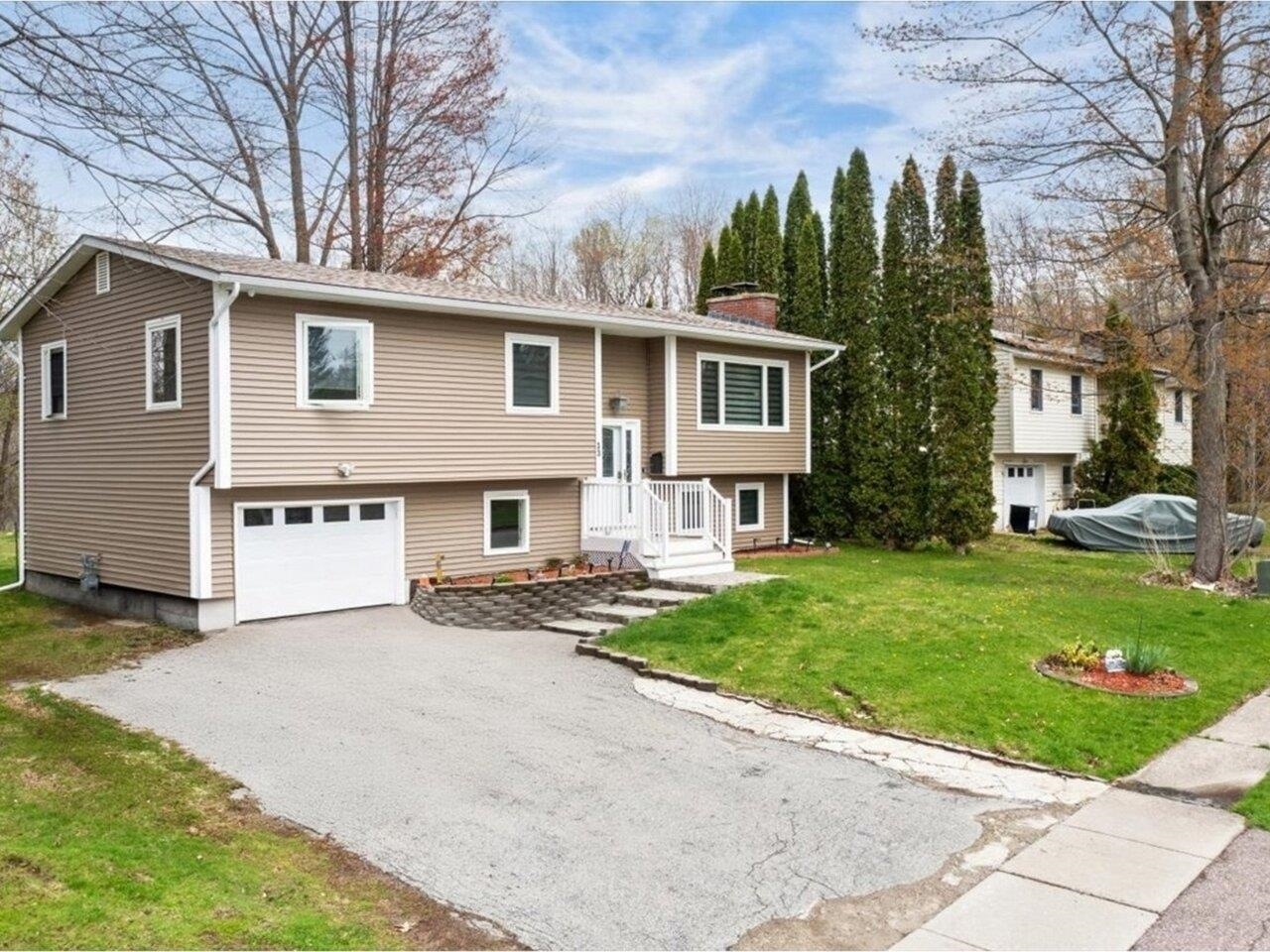 Property Photo: 33 Rosewood Lane VT 05452