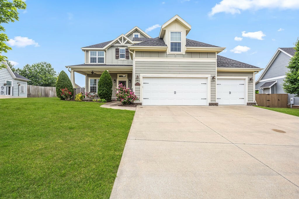 Property Photo:  1201 Chancery Lane  AR 72718 