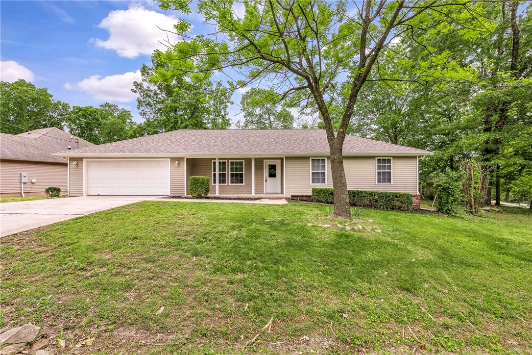 Property Photo:  10 Appleby Lane  AR 72715 