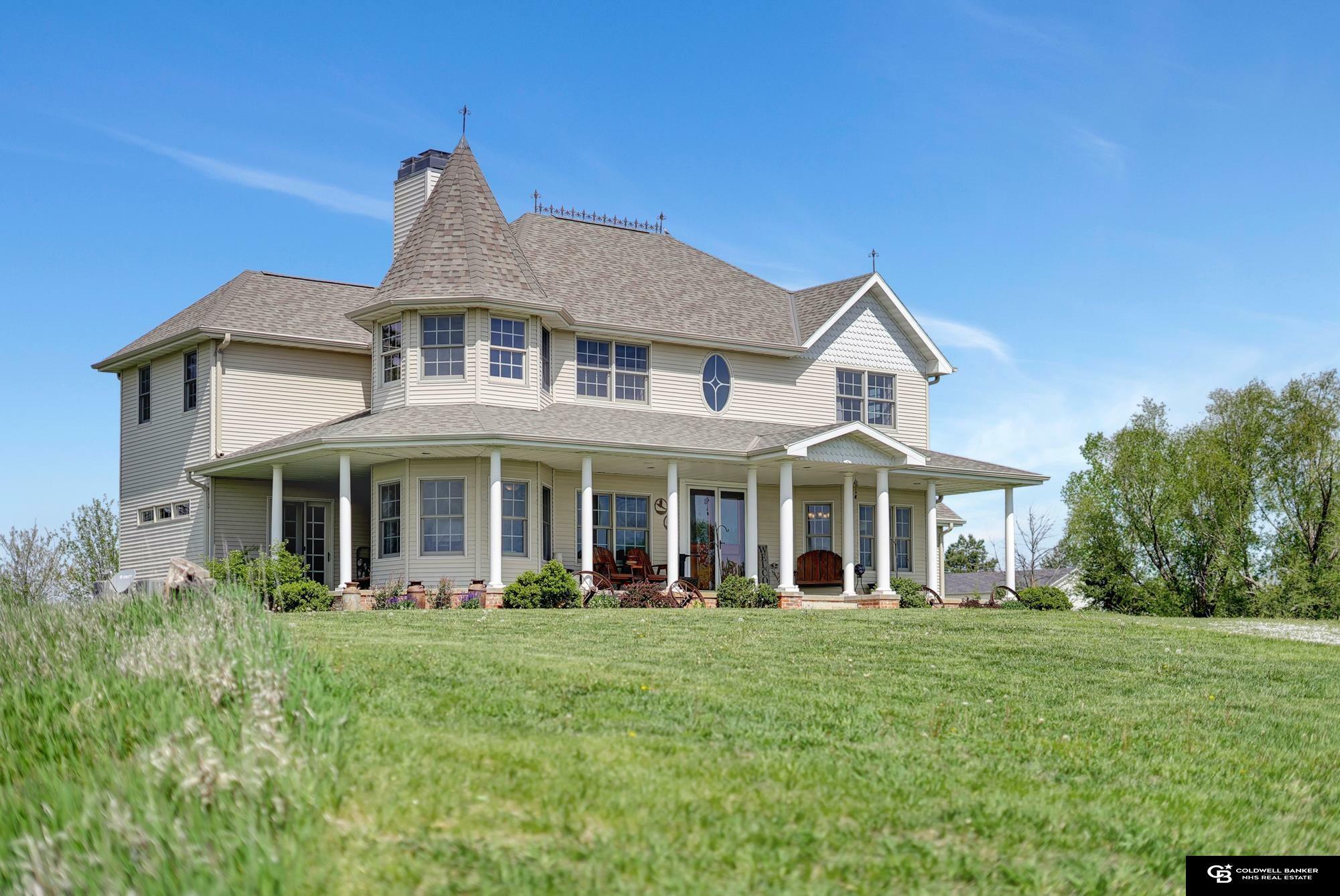Property Photo: 1430 Westfork Drive NE 68428