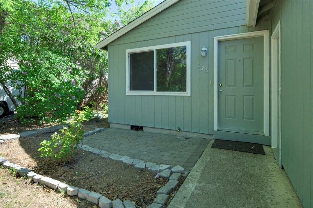 Property Photo: 524 NW 9th Street OR 97756