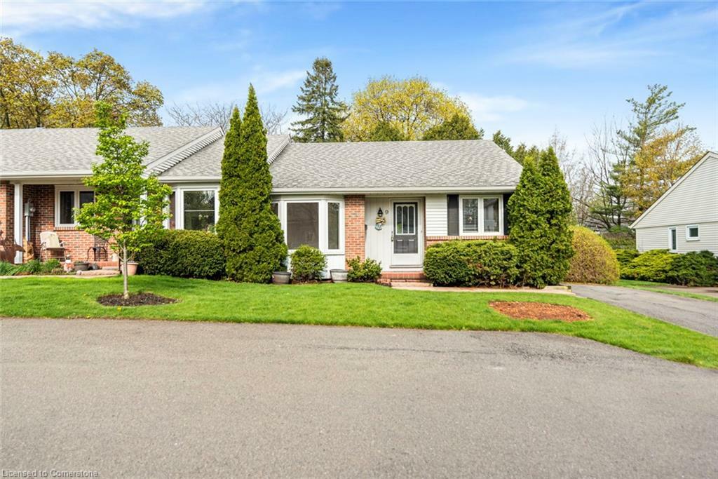 Property Photo: 4 Rossmore Avenue 9 ON L3M 3E3