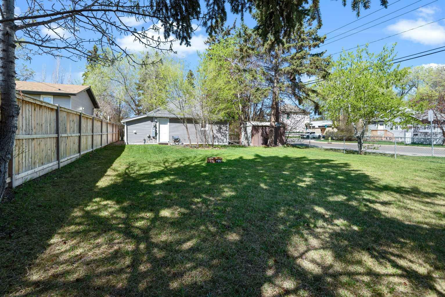 Property Photo: 5917 57 Avenue AB T4N 4S6