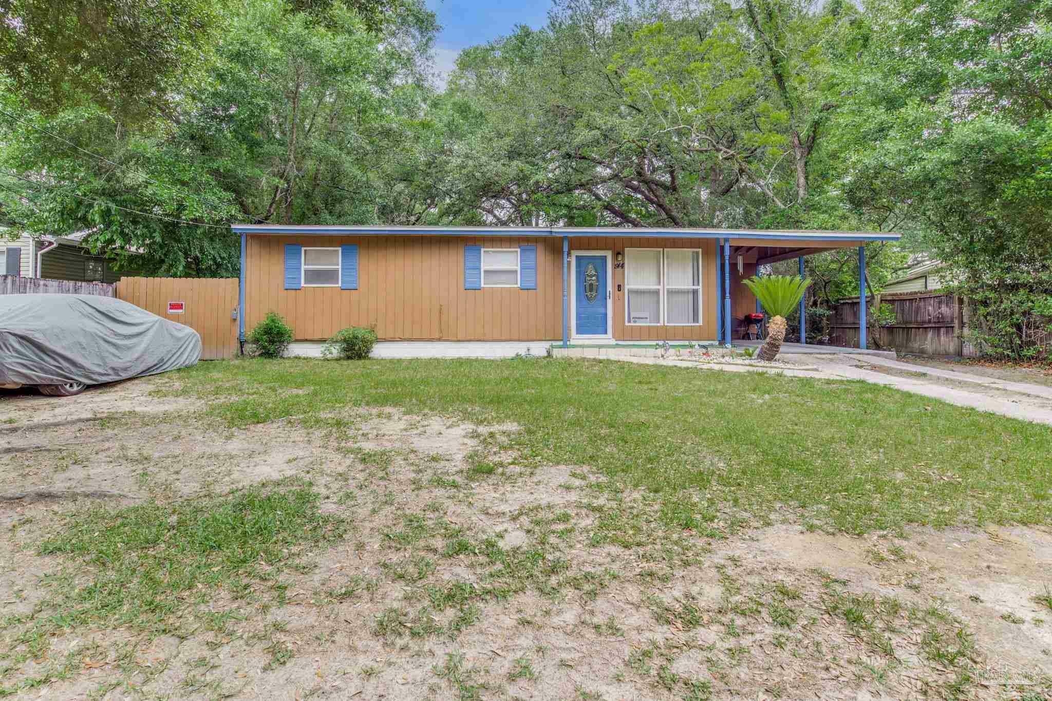 Property Photo: 914 Lucerne Ave FL 32505