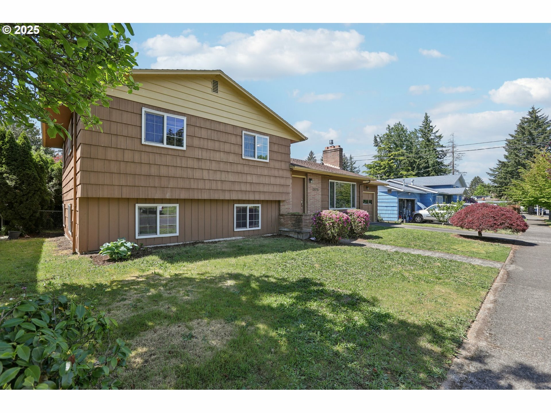 Property Photo: 3425 SE 159th Ave OR 97236