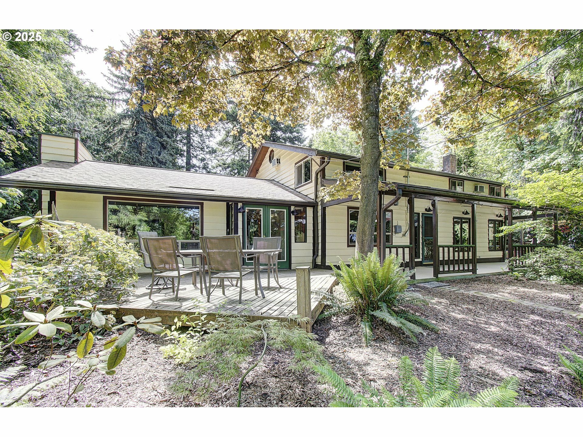 Property Photo: 5926 SE Jenne Rd OR 97236
