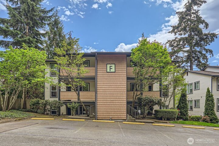 8615  238th Street SW F201  Edmonds WA 98026 photo