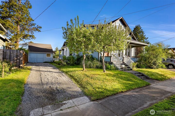 Property Photo:  2405  G Street  WA 98225 