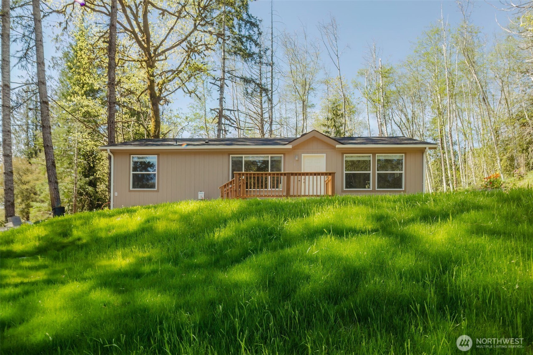 Property Photo:  330 E Parkway Blvd  WA 98584 