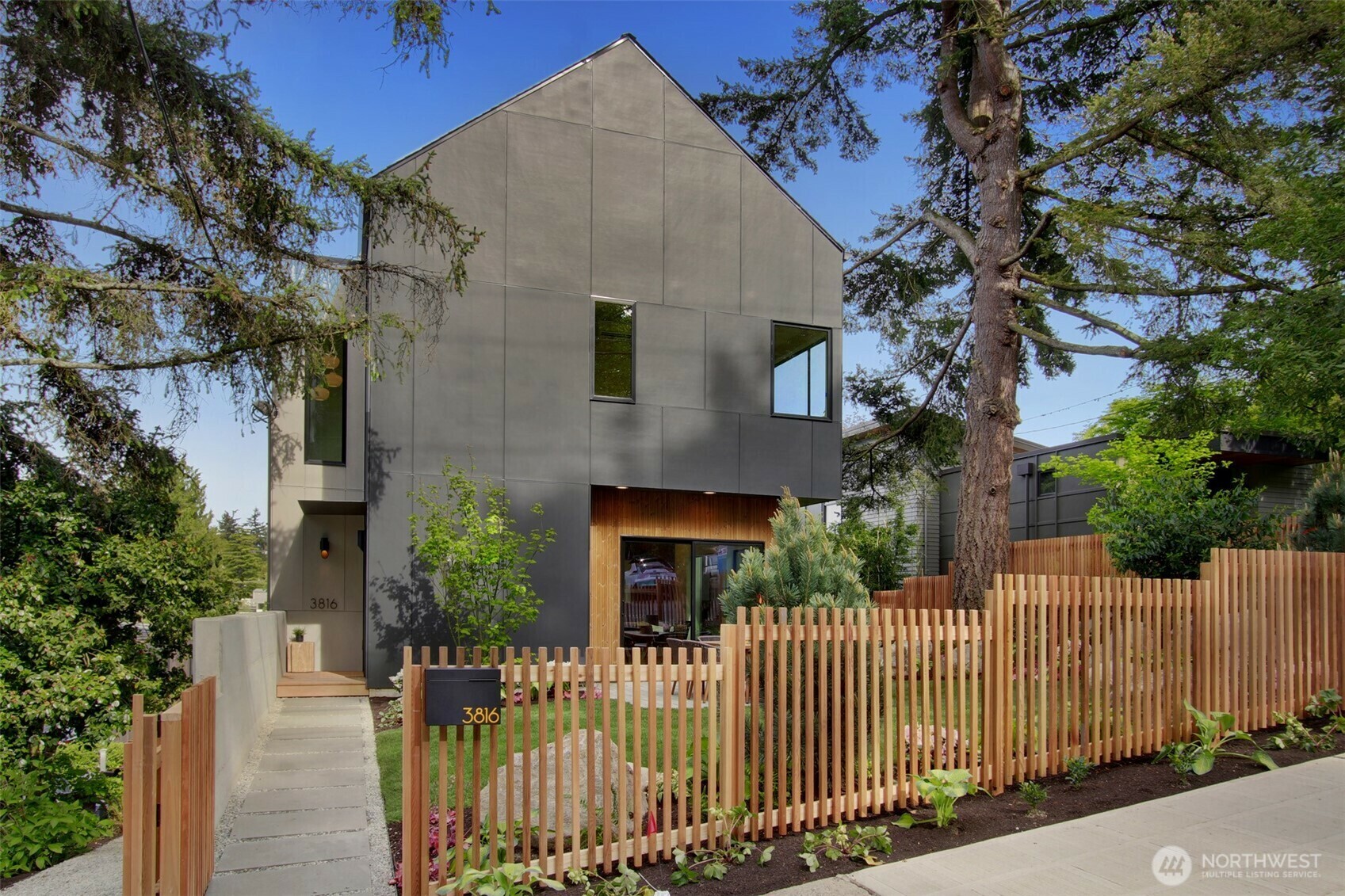 Property Photo: 3816 36th Avenue W WA 98199