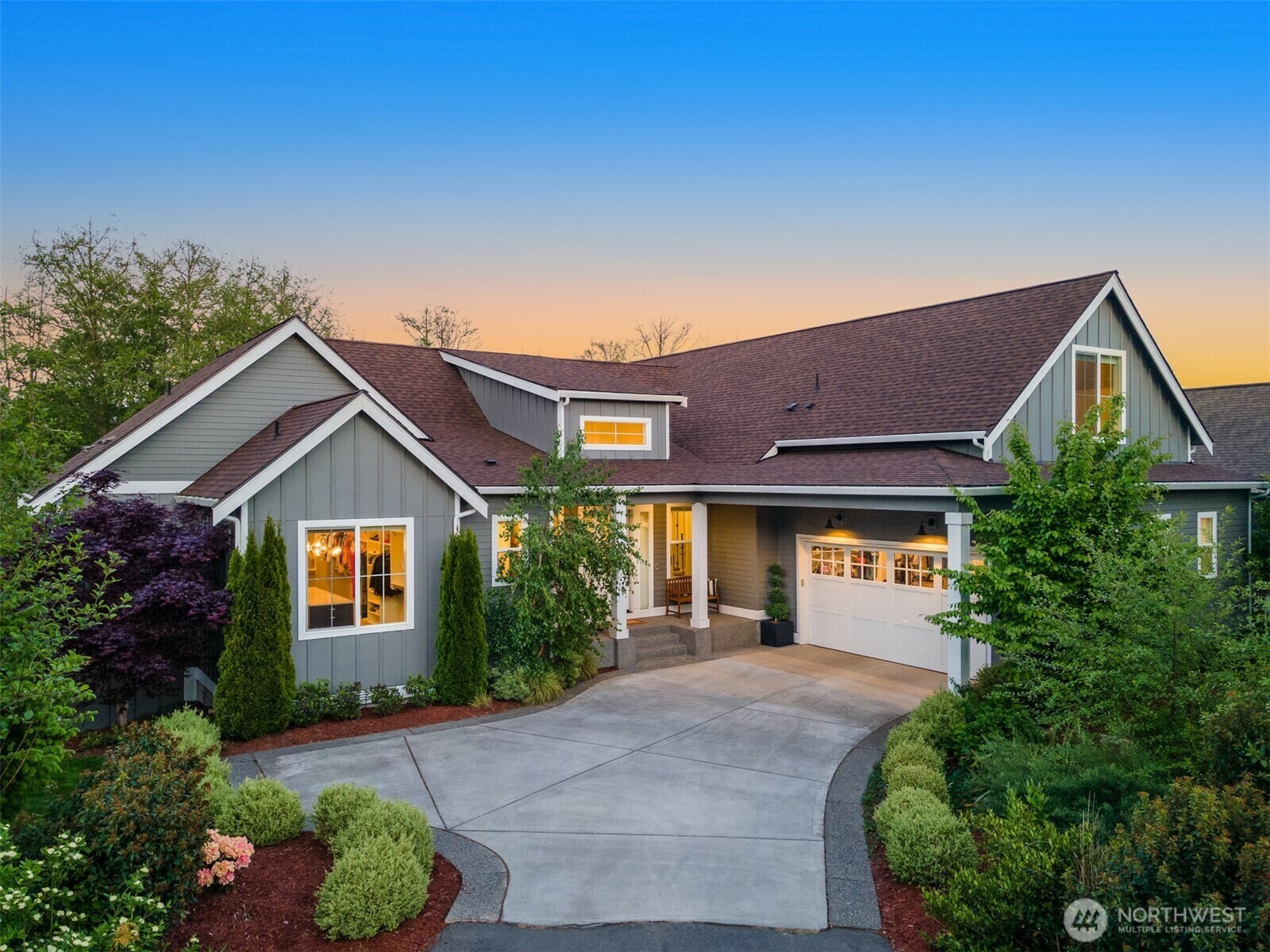 Property Photo: 8650 NE Reserve Way WA 98110