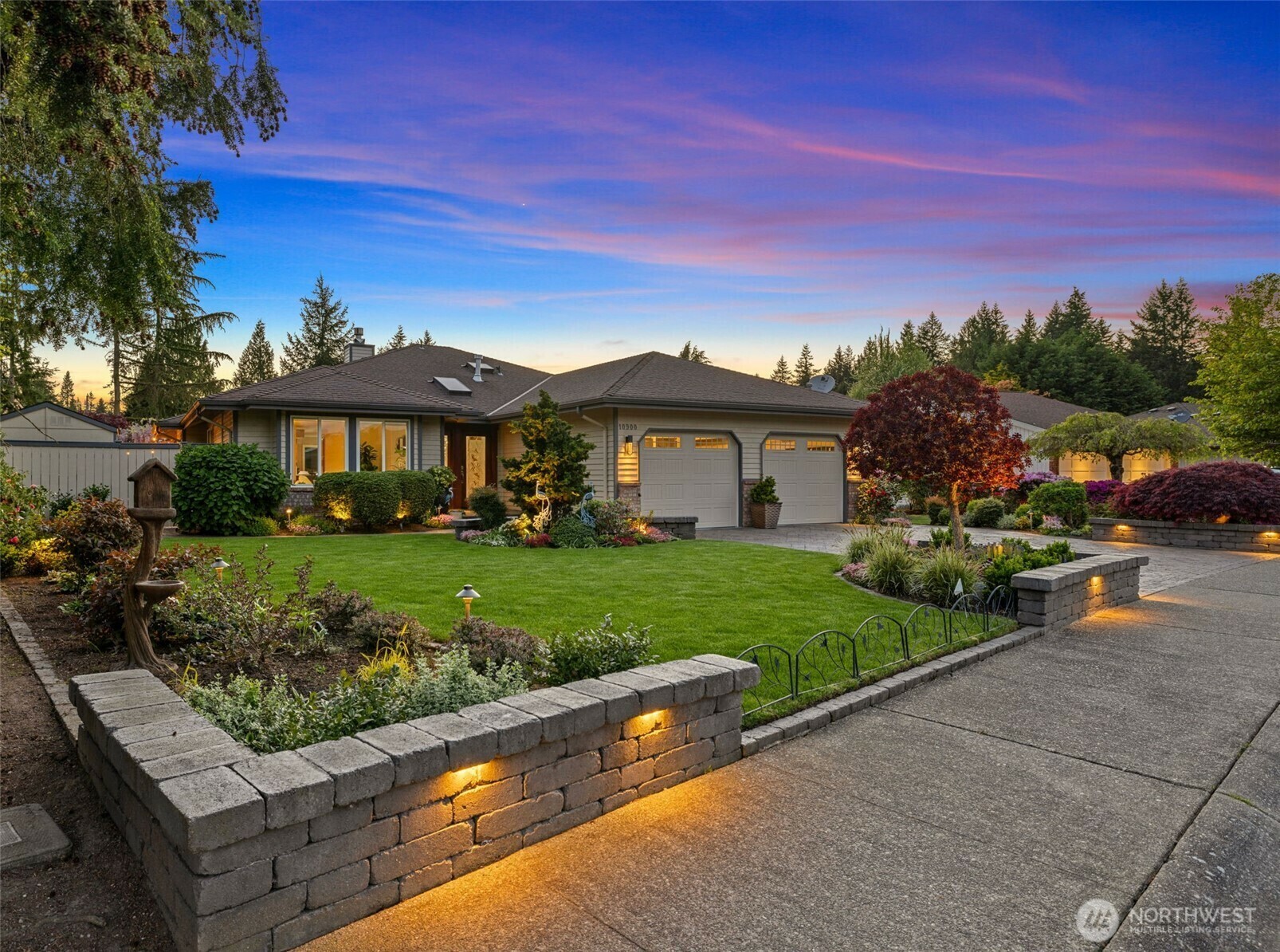 Property Photo: 10900 39th Drive SE WA 98208
