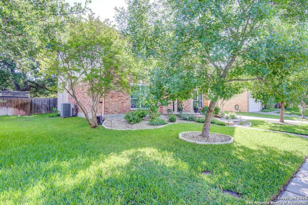 Property Photo: 3015 Fall Crest TX 78247