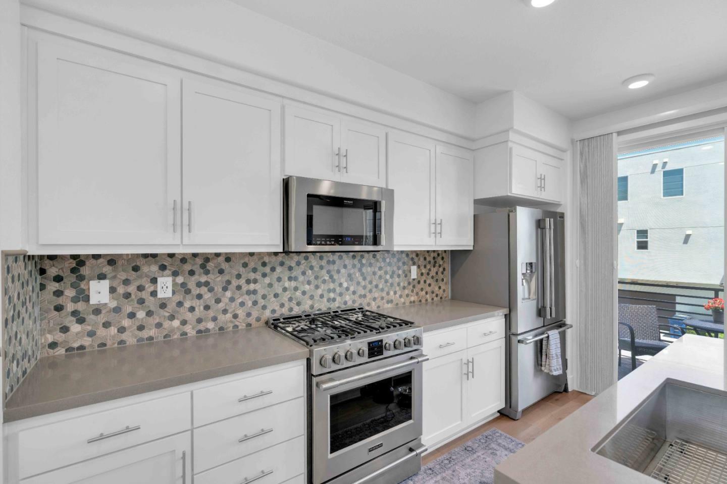 Property Photo: 29255 Hub Court CA 94544