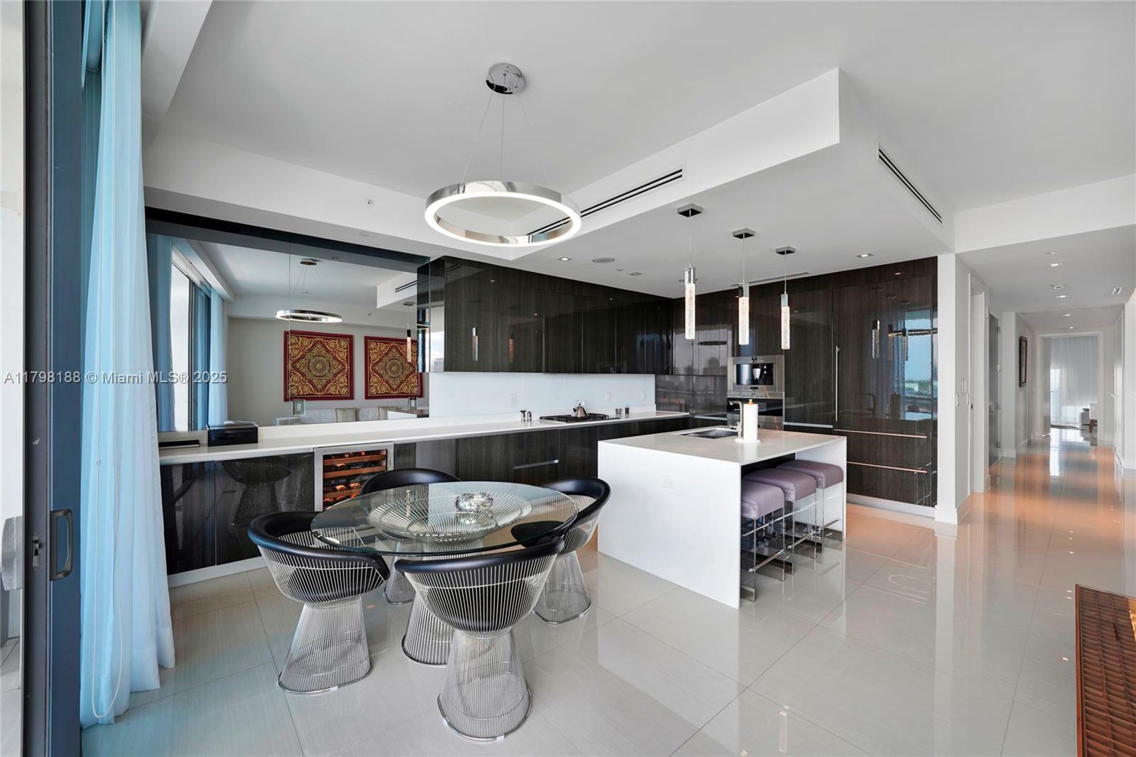 Property Photo: 3250 NE 188th St 604 FL 33180