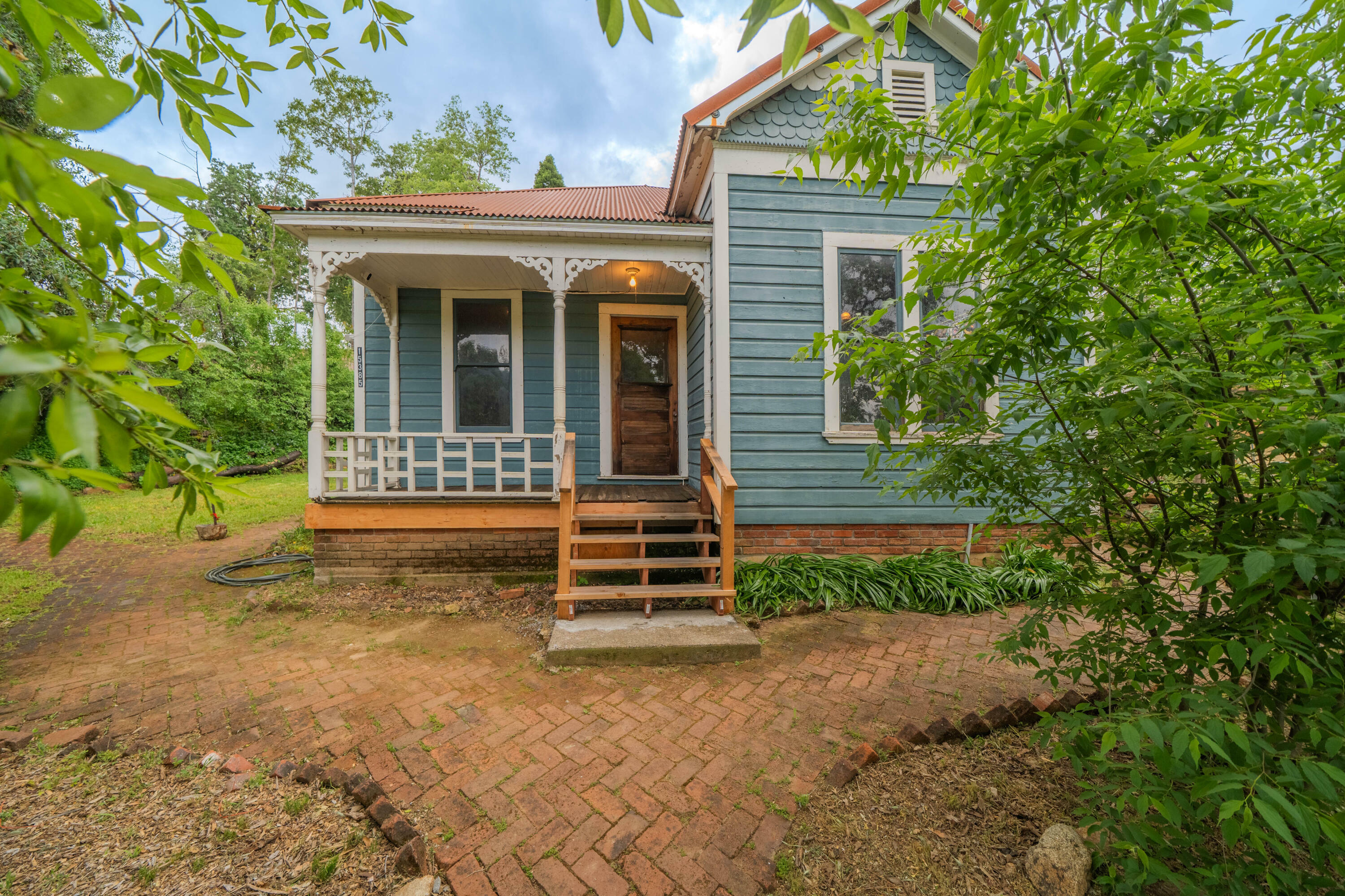 Property Photo: 15385 W Ca-299 CA 96087