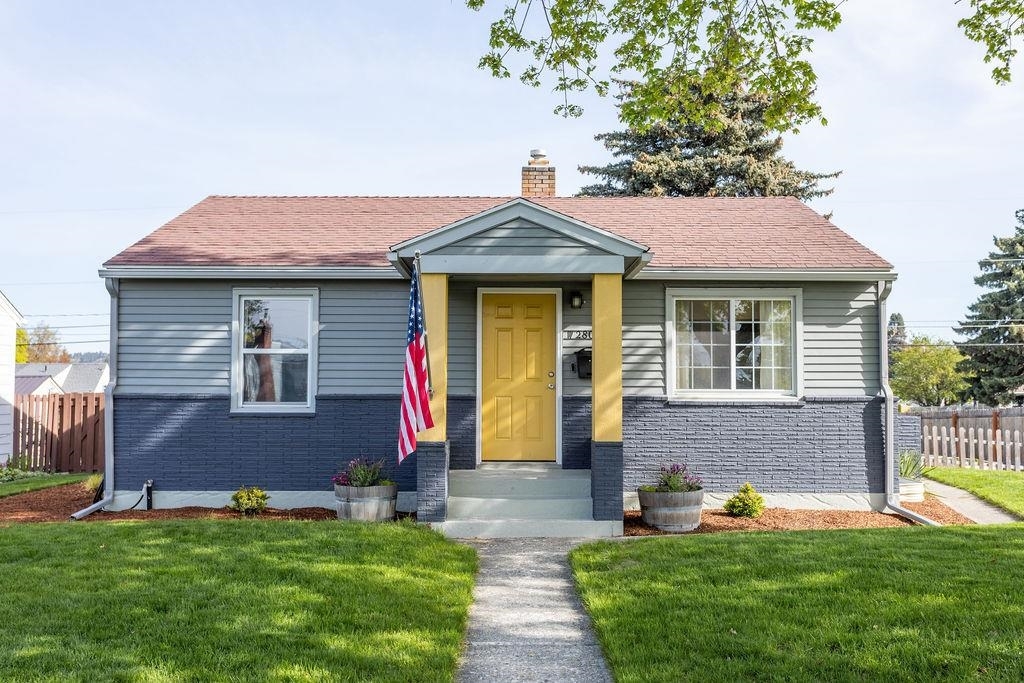 Property Photo: 2804 W Crown Ave WA 99205