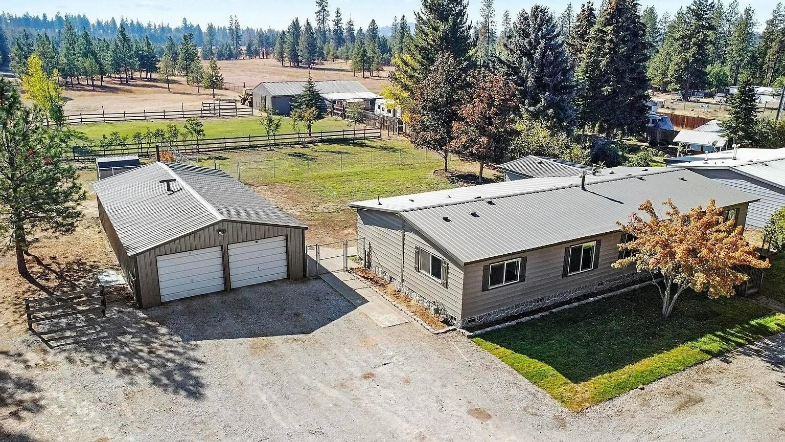 Property Photo: 3210 E Denison-Chattaroy Rd WA 99003