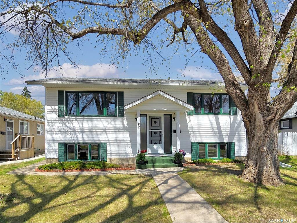 207 Isabella Street E  Saskatoon SK S7J 0B2 photo