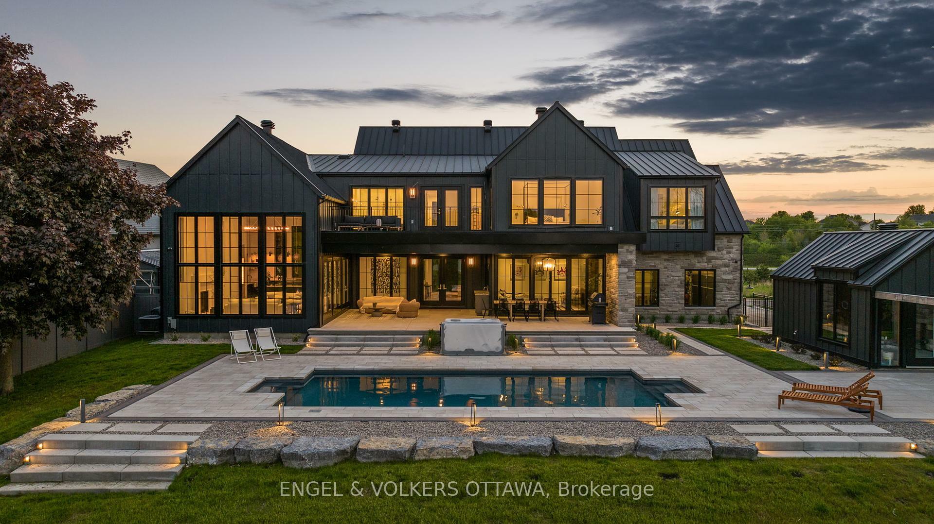 Property Photo: 39 Winding Way ON K2C 3H1
