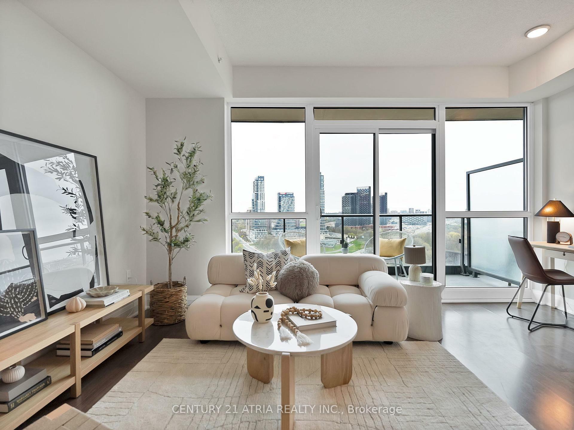 Property Photo: 160 Vanerhoof Avenue Lph18 ON M4G 0B7