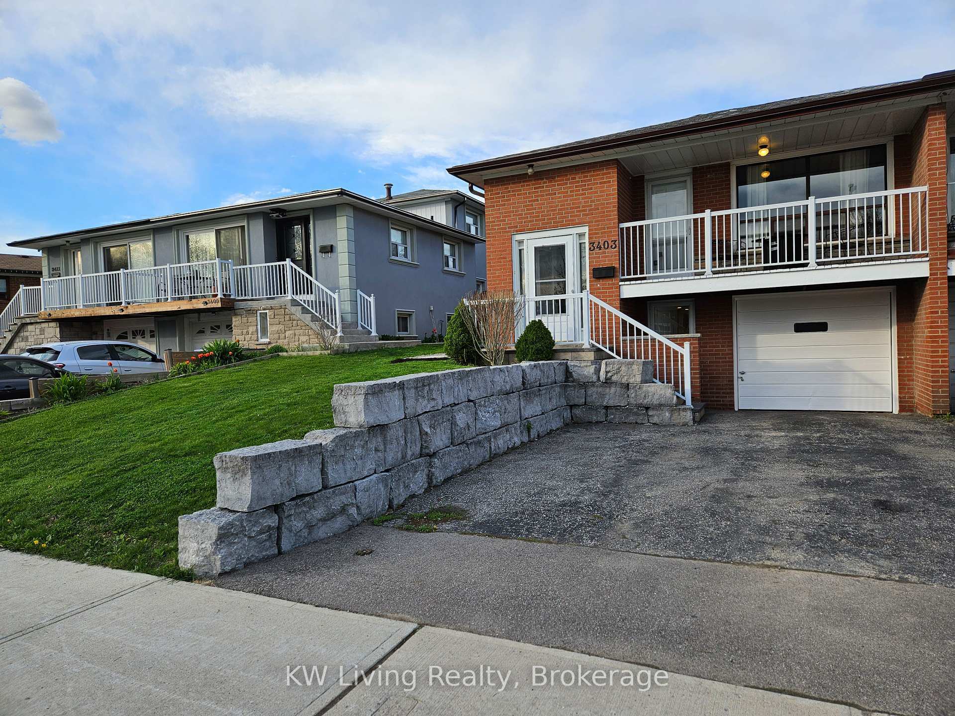 Photo de la propriété: 3403 Ellengale Drive ON L5C 1Z5