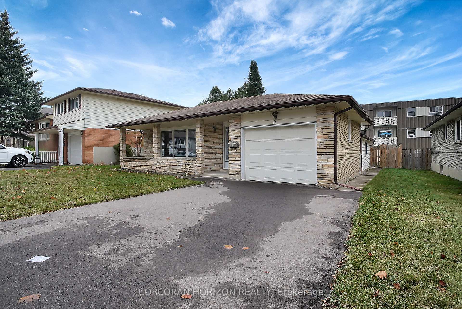 Property Photo: 15 Cherry Hill Drive ON N2E 1N5