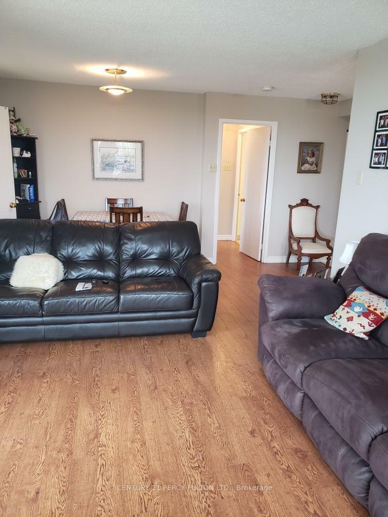 Photo de la propriété: 75 Ellen Street 1004 ON L4N 7R6