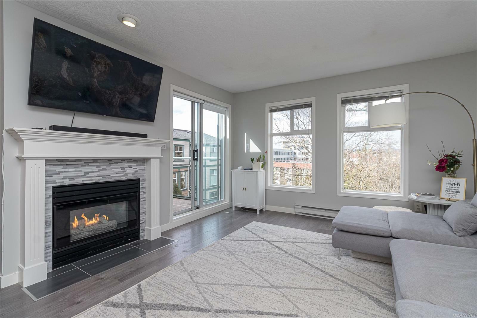 Photo de la propriété: 894 Vernon Ave 411 BC V8X 2W6