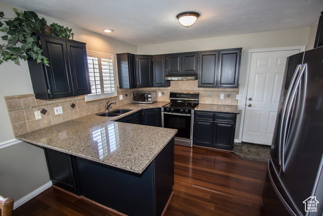 Property Photo: 1210 N 2775 W UT 84041