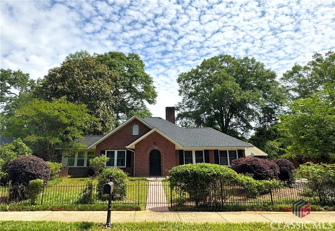 Property Photo: 280 Holman Avenue GA 30606
