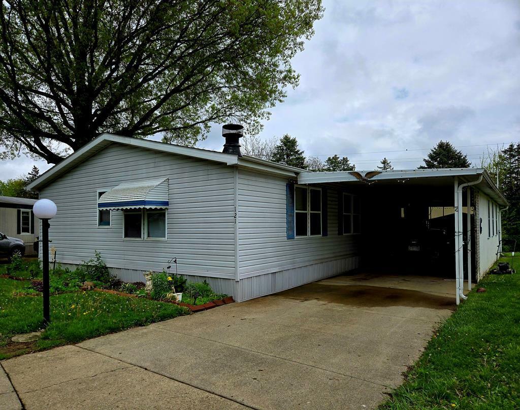 Property Photo: 121 Harold Dr OH 44805