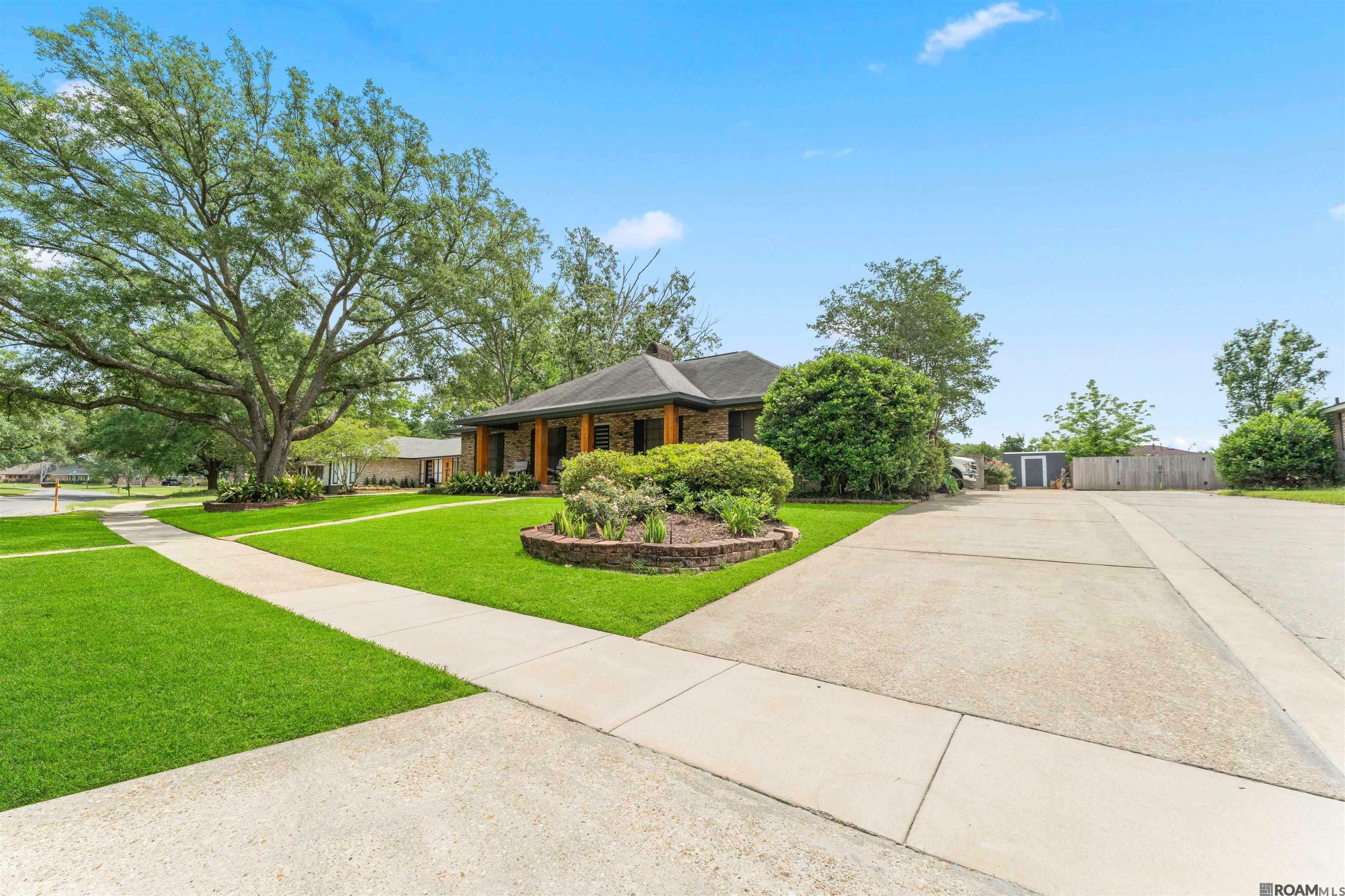 Property Photo: 6017 Hickory Ridge Bl LA 70817