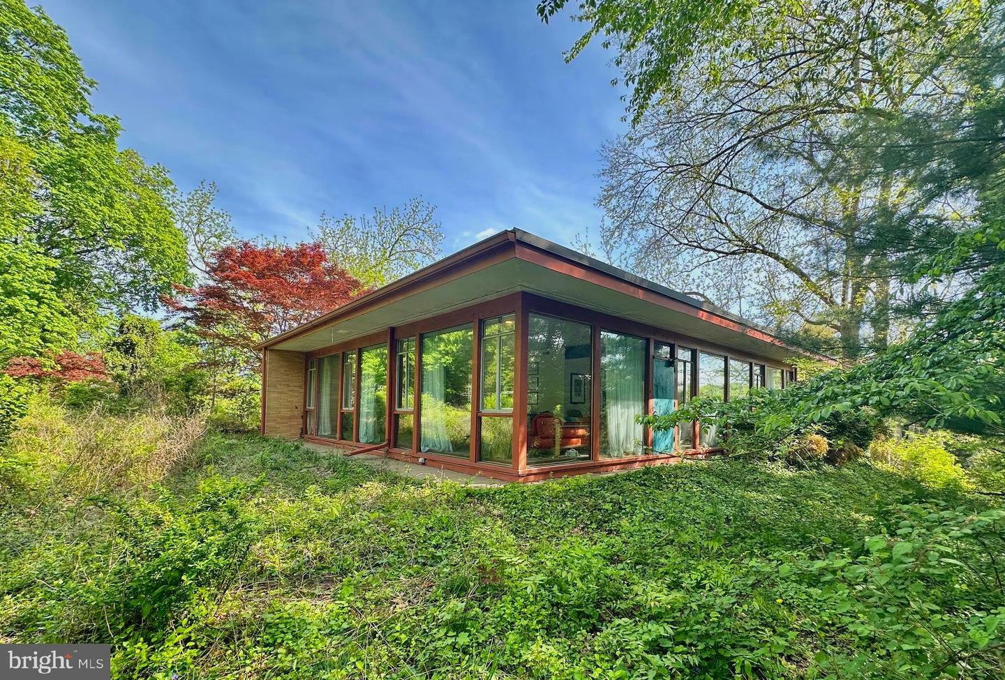 Property Photo: 1026 Serpentine Lane PA 19095
