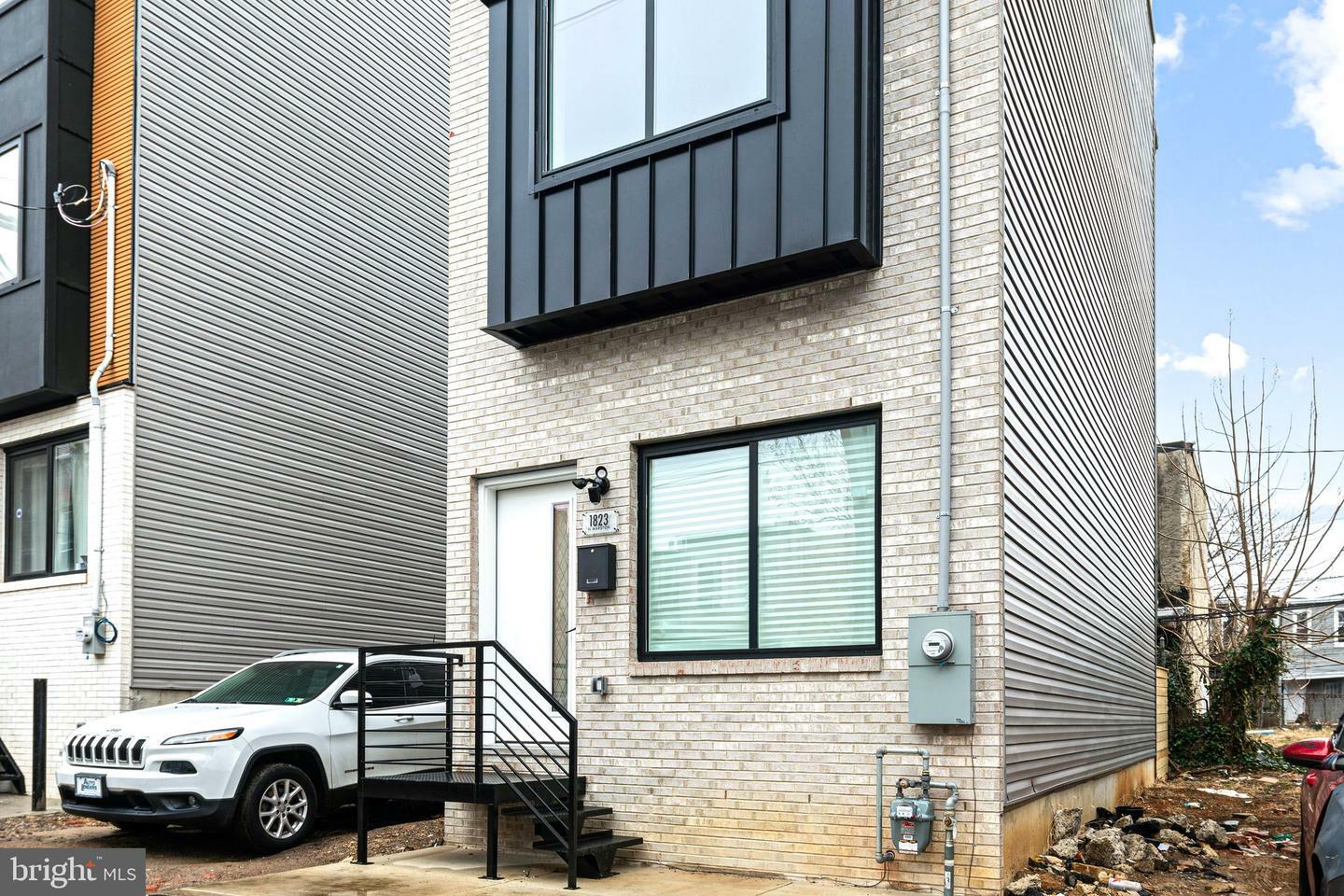 2650 Earp Street  Philadelphia PA 19146 photo