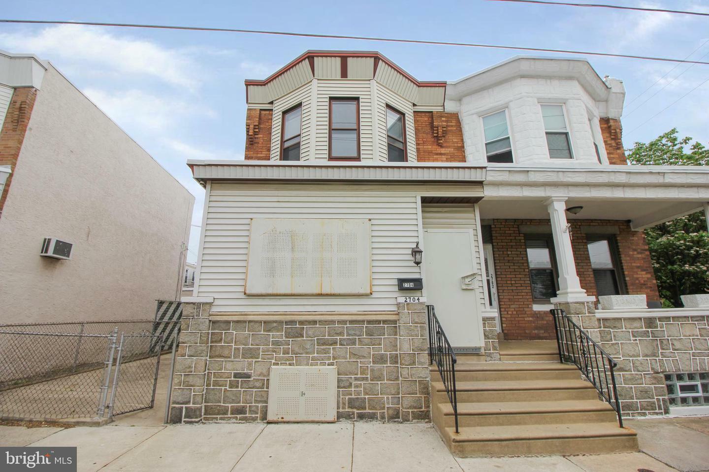Property Photo: 2704 Croydon Street 6 PA 19137